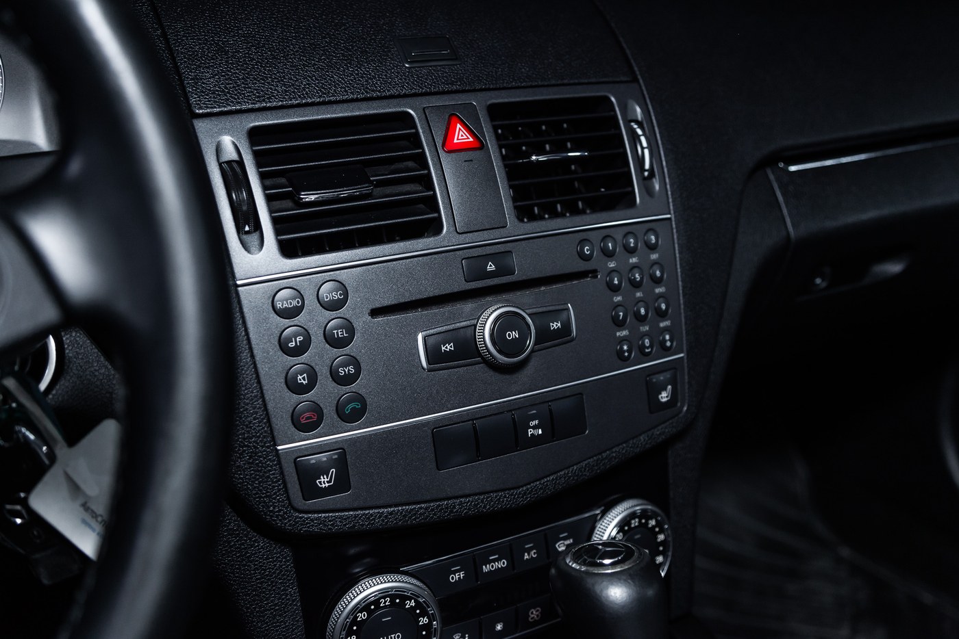 NTG4.0 — round buttons and a CD slot